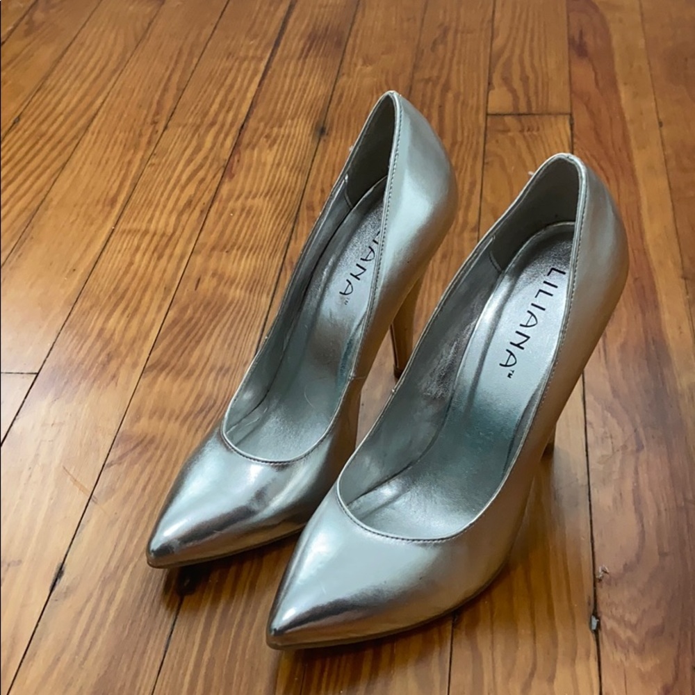 Women’s Size 8.5 Silver High Heels